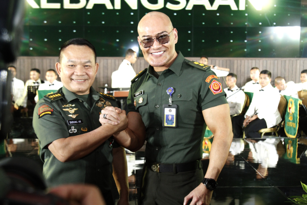 KASAD Dudung Abdurrahman menggelar malam puncak KASAD Award 2023 untuk apresiasi insan Media yang telah ikut berperan merawat kebangsaan (Ashar/SinPo.id)