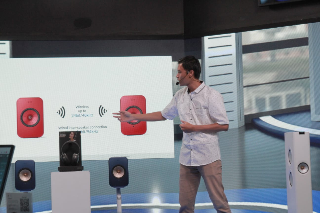 KEF produsen audio yang berasal dari Inggris me-launching produknya yang terbaru KEF SL60 dan KEF SL50 (Ashar/SinPo.id)
