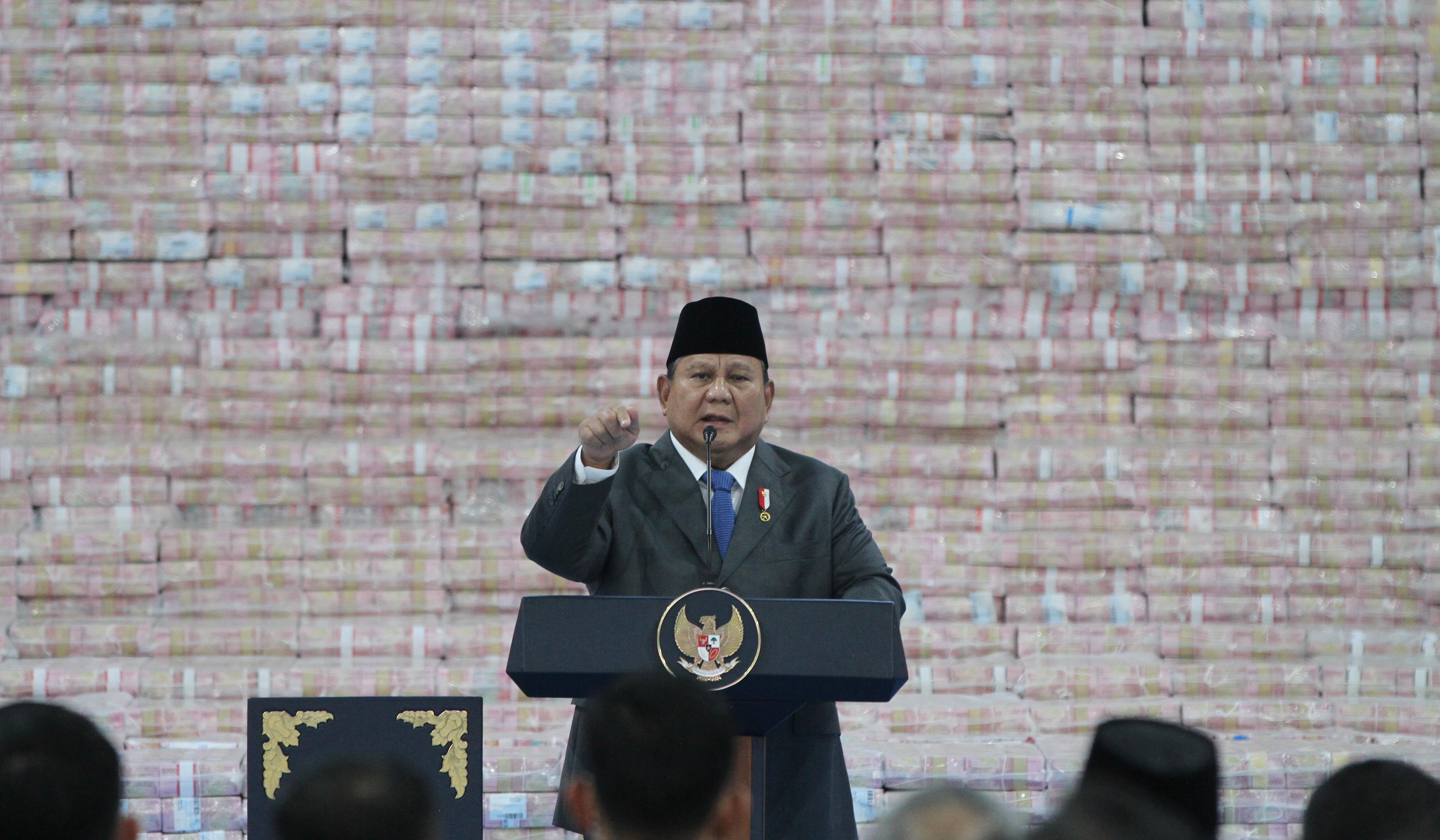 Prabowo saksikan penyerahan denda Rp11,42 Triliun dari PKH. (Agus Priatna/SinPo.id)