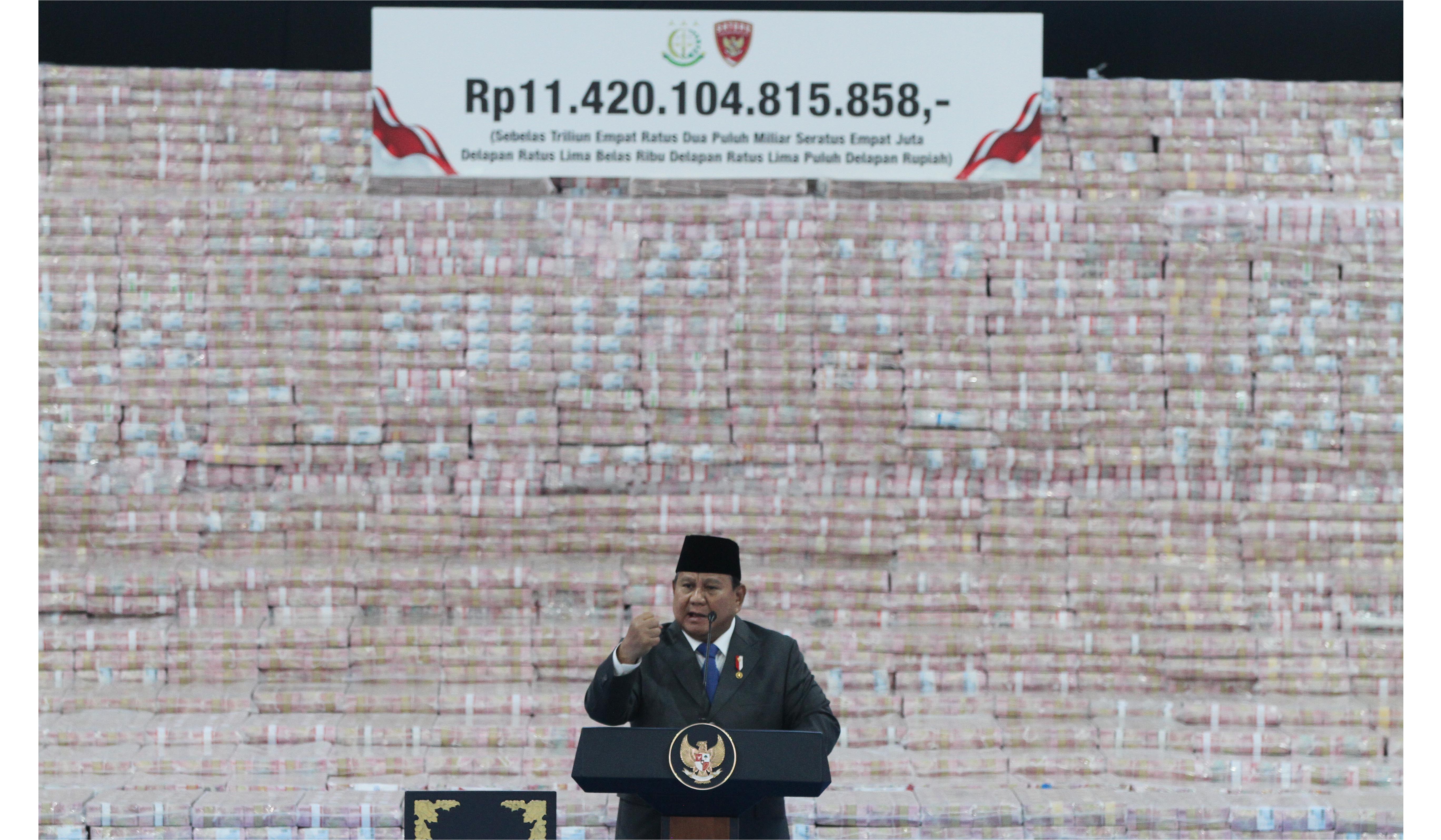 Prabowo saksikan penyerahan denda Rp11,42 Triliun dari PKH. (Agus Priatna/SinPo.id)