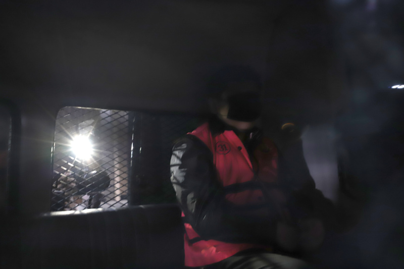 Kejagung resmi menahan Direktur Utama PT Sritex Iwan Setiawan Lukminto terkait dugaan kasus korupsi pemberian kredit (Ashar/SinPo.id)