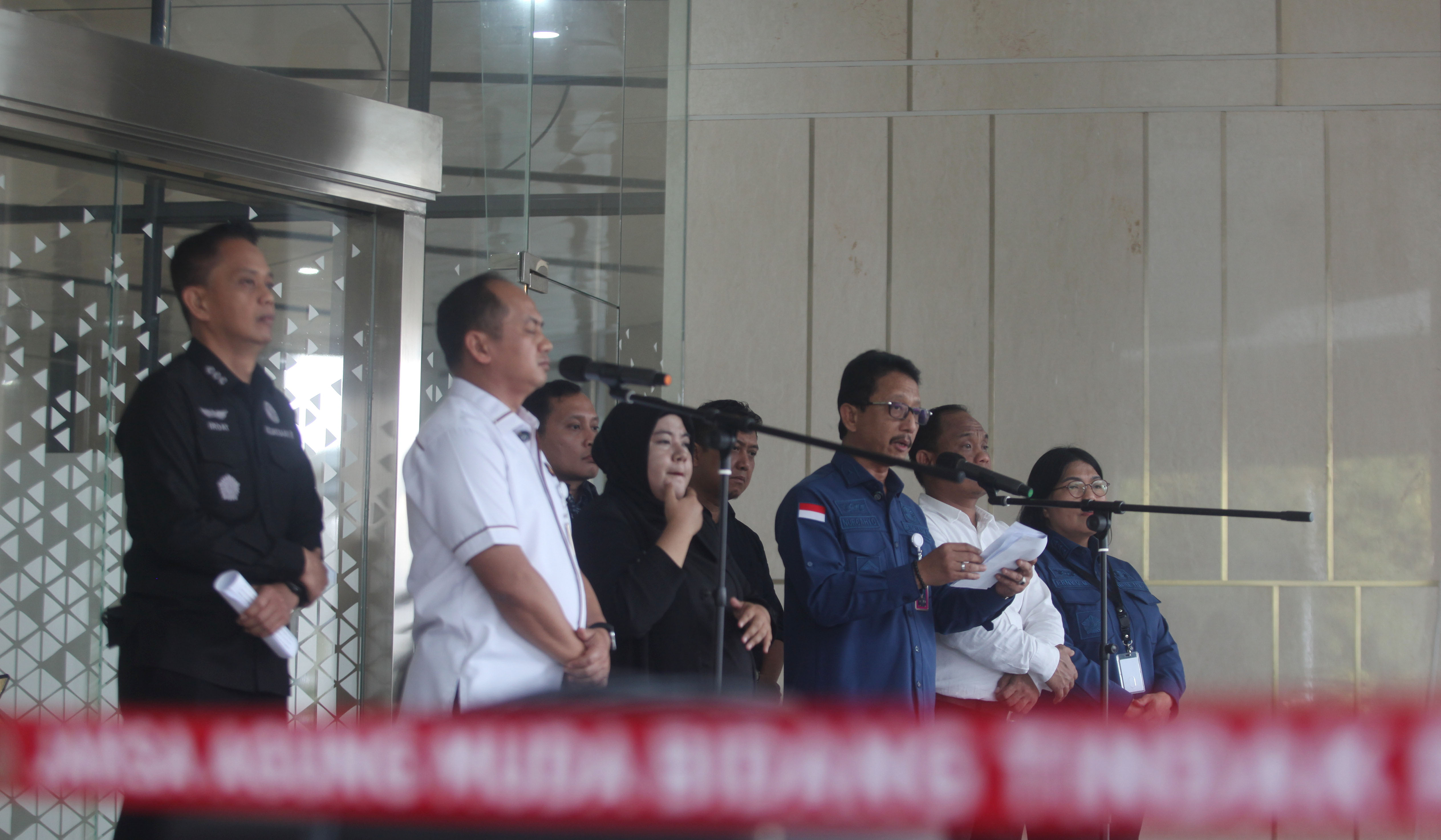 Penetapan tersangka korupsi chromebook. (Agus Priatna/SinPo.id)