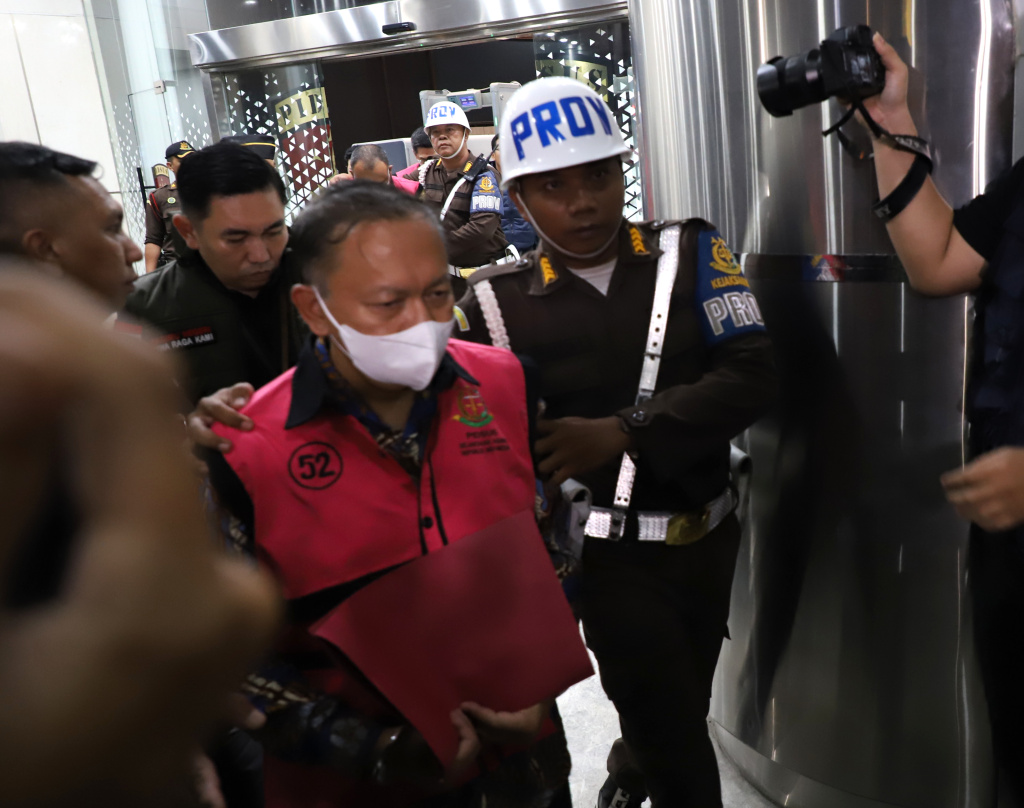 Kejagung tetapkan 11 tersangka kasus dugaan CPO yang merugikan negara Rp.14 Triliun (Ashar/SinPo.id)