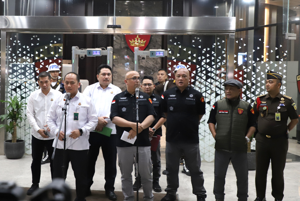 Kejagung tetapkan 11 tersangka kasus dugaan CPO yang merugikan negara Rp.14 Triliun (Ashar/SinPo.id)