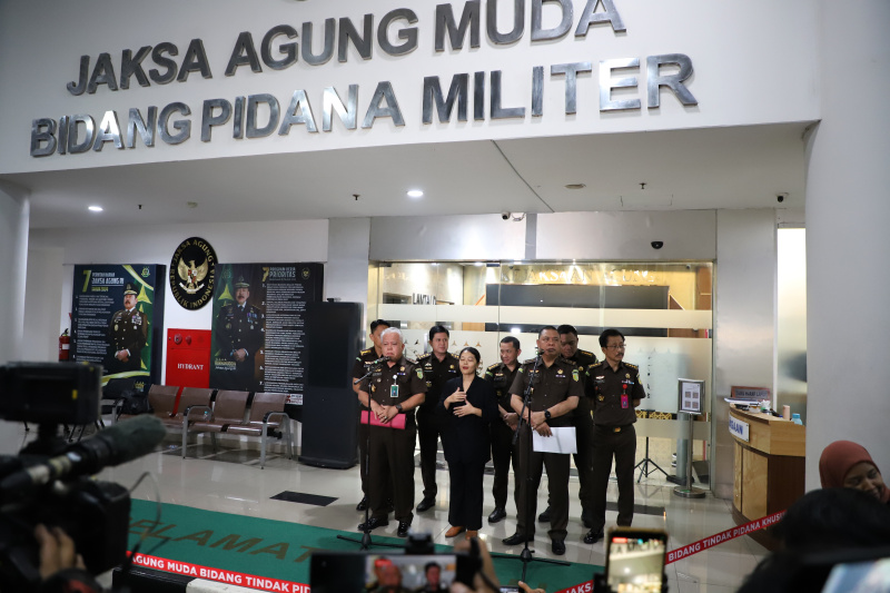 Kejagung tetapkan 3 tersangka baru terkait kasus suap tambang timah dan import gula  (Ashar/SinPo.id)