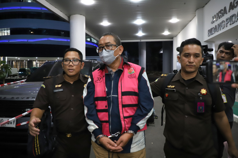 Kejagung tetapkan 3 tersangka baru terkait kasus suap tambang timah dan import gula  (Ashar/SinPo.id)