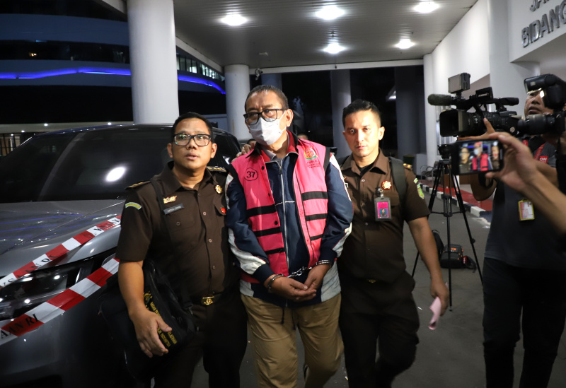 Kejagung tetapkan 3 tersangka baru terkait kasus suap tambang timah dan import gula  (Ashar/SinPo.id)