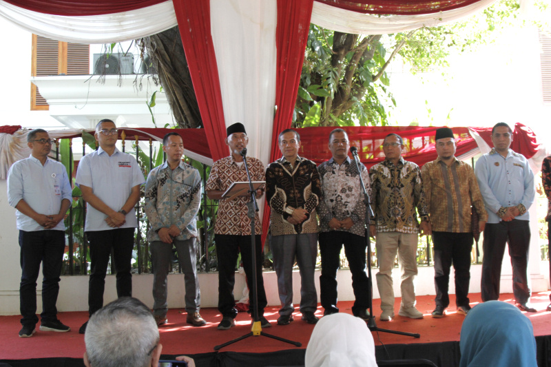 Keluarga Alumni KPU RI resmi deklarasi mendukung paslon nomor urut 02 Prabowo-Gibran di Pilpres 2024 (Ashar/SinPo.id)