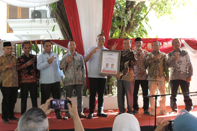 Keluarga Alumni KPU RI resmi deklarasi mendukung paslon nomor urut 02 Prabowo-Gibran di Pilpres 2024 (Ashar/SinPo.id)