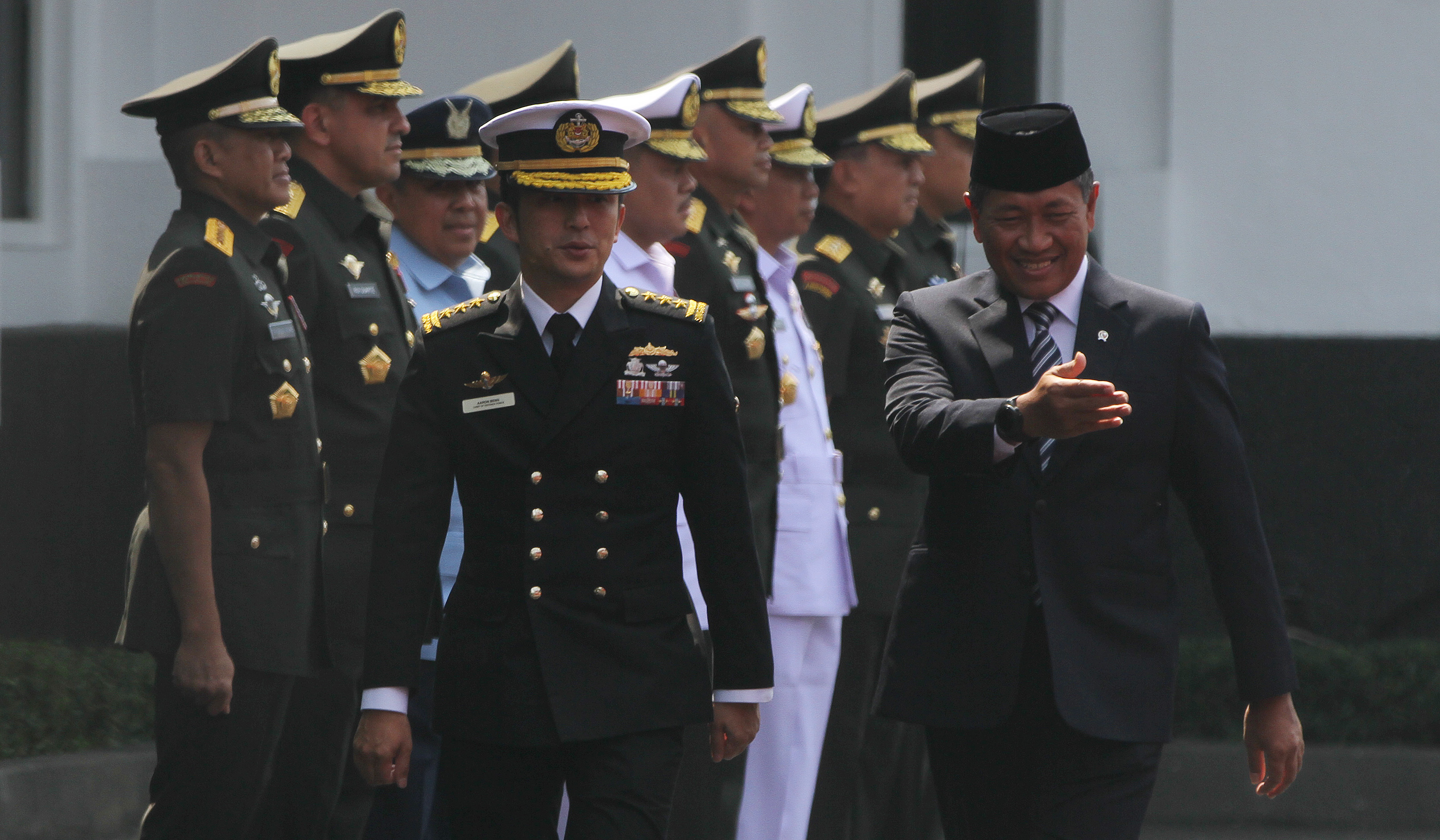 Kemenhan saat menerima kunjungan Panglima Angkatan Bersenjata Singapura Laksamana Madya Aaron Beng. (Agus Priatna/SinPo.id)