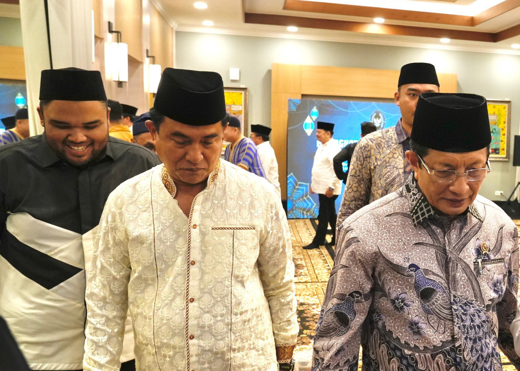 Menteri Kumham Imipas Yusril Ihza Mahendra menggelar tausyiah dan santunan anak yatim