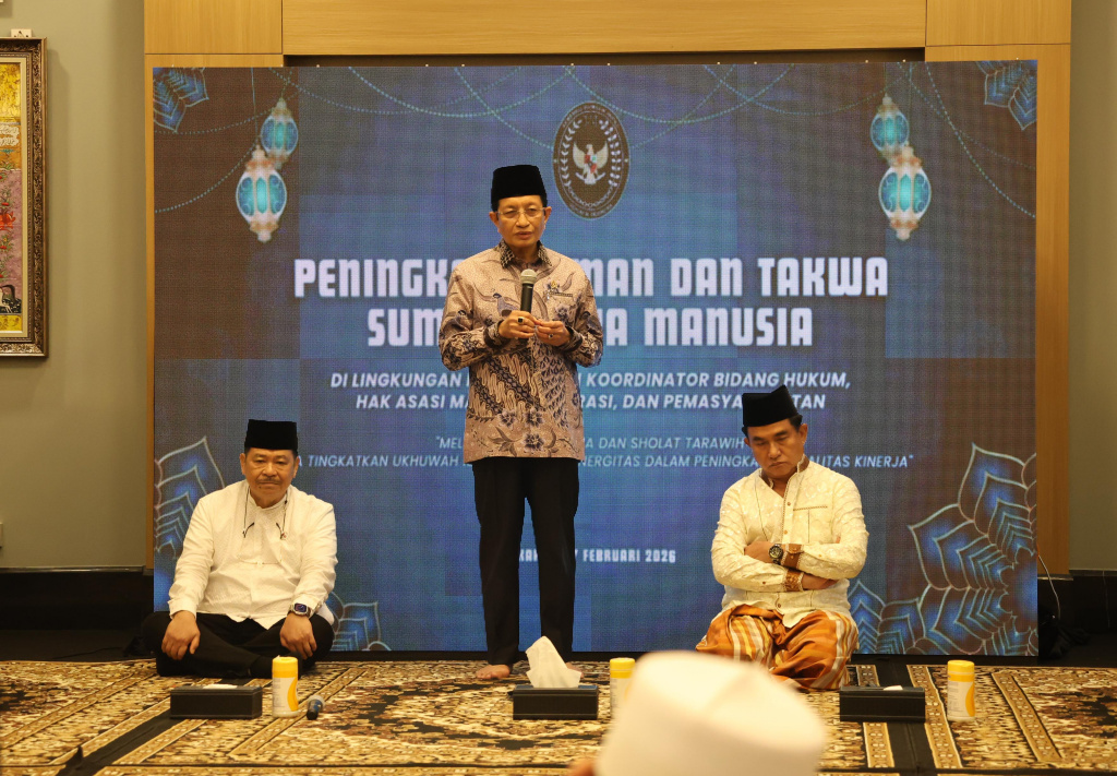 Menteri Kumham Imipas Yusril Ihza Mahendra menggelar tausyiah dan santunan anak yatim
