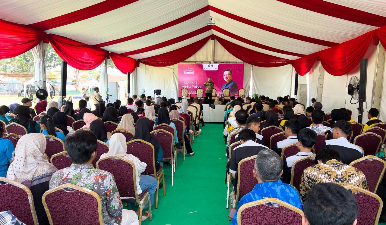 Kemenko PM Perkuat Ekonomi Berbasis Komunitas di Lampung Timur.