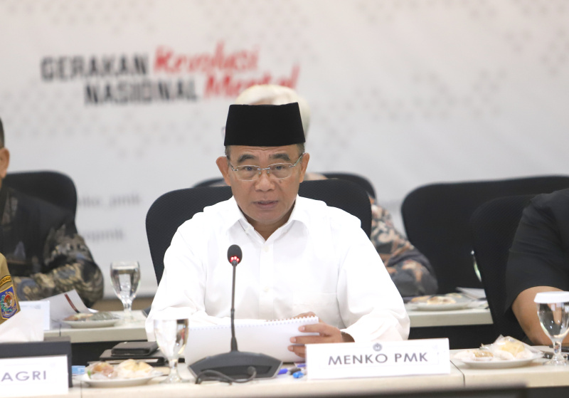 Menko PMK Muhadjir memimpin Rakor Tingkat Menteri dengan Mendagri Tito Karnavian dan Menpora Dito Arietedjo bahas persiapan PON Aceh dan Sumatera Utara (Ashar/SinPo.id)