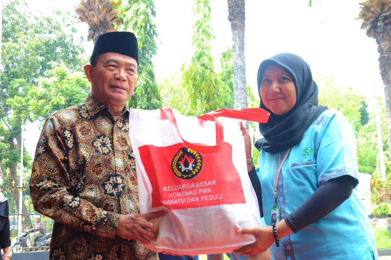 Menko PMK Muhadjir Effendy meneggelar silahturahmi Hari Raya Idul Adha dengan Pegawai dan Insan Media di Gedung Kemenko PMK (Ashar/SinPo.id)