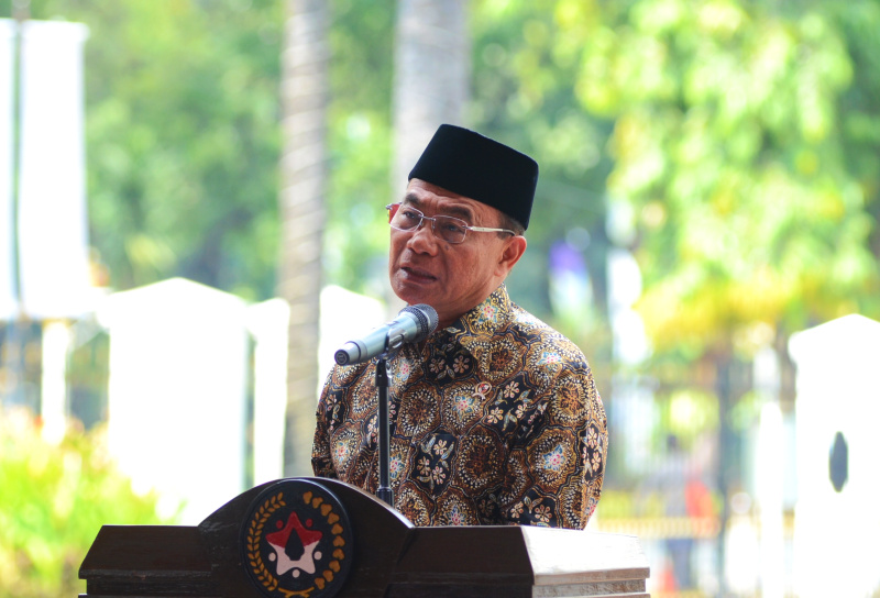 Menko PMK Muhadjir Effendy meneggelar silahturahmi Hari Raya Idul Adha dengan Pegawai dan Insan Media di Gedung Kemenko PMK (Ashar/SinPo.id)