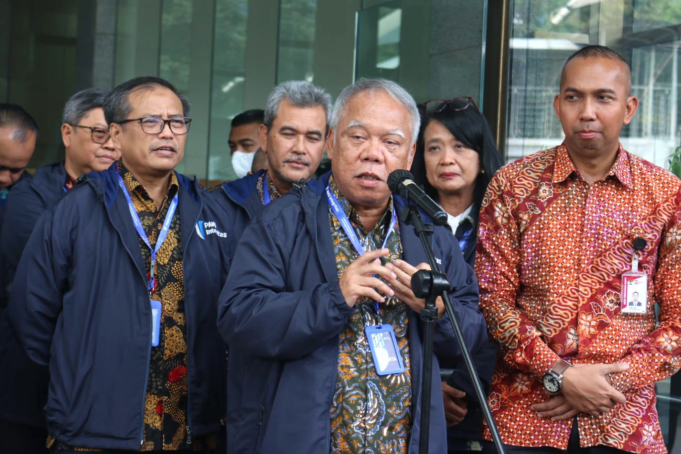 Menteri PUPR Basuki Hadimuljono beserta jajarannya mengunjungi Gedung Merah Putih KPK untuk diberikan pembekalan antikorupsi oleh KPK (Ashar/SinPo.id)