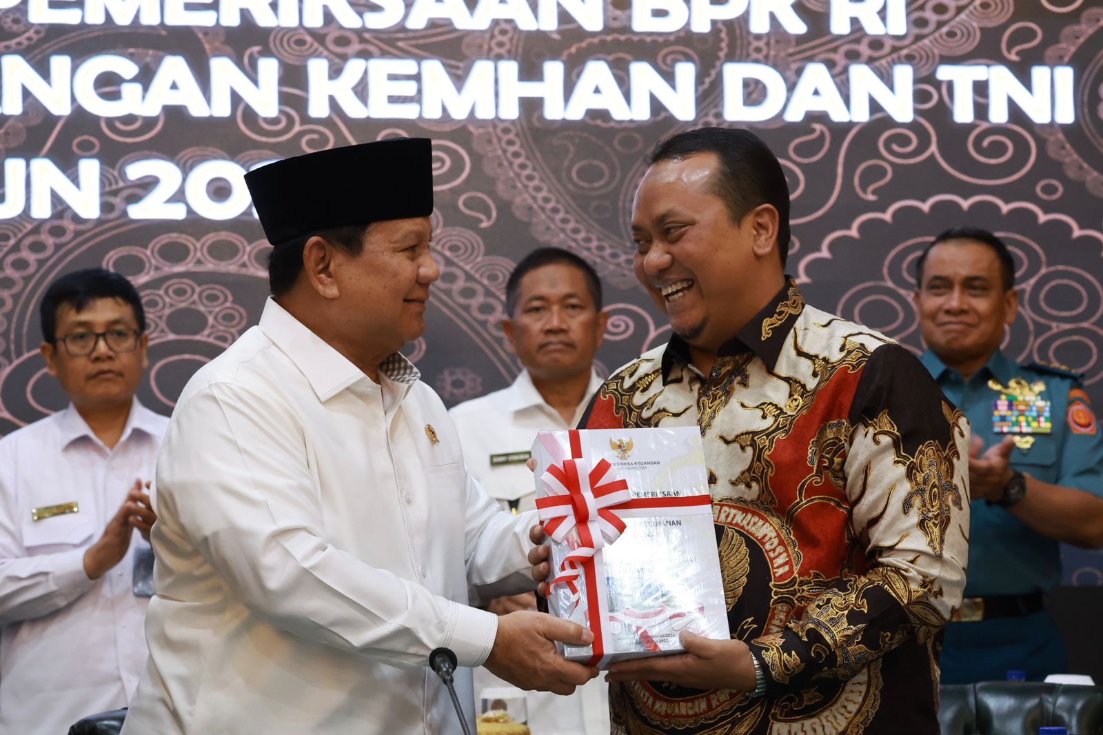 Kemhan kembali mendapat meraih opini Wajar Tanpa Pengecualian (WTP) dan penghargaan pengelolaan keuangan terbaik yang diberikan oleh BPK RI (Ashar/SinPo.id)