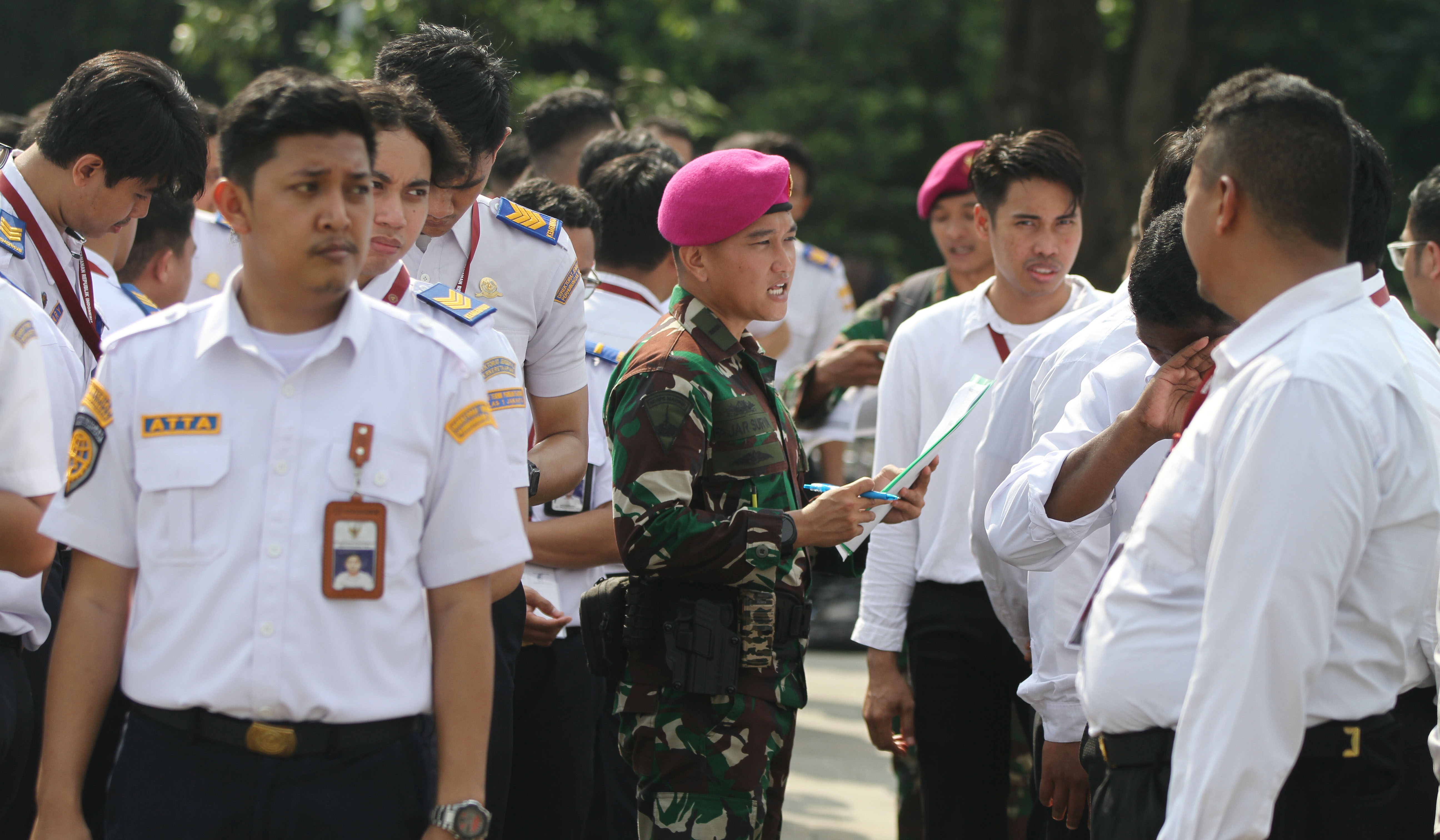 Pelepasan 2 ribu ASN untuk jalani pendidikan Komcad. (Agus Priatna/SinPo.id)
