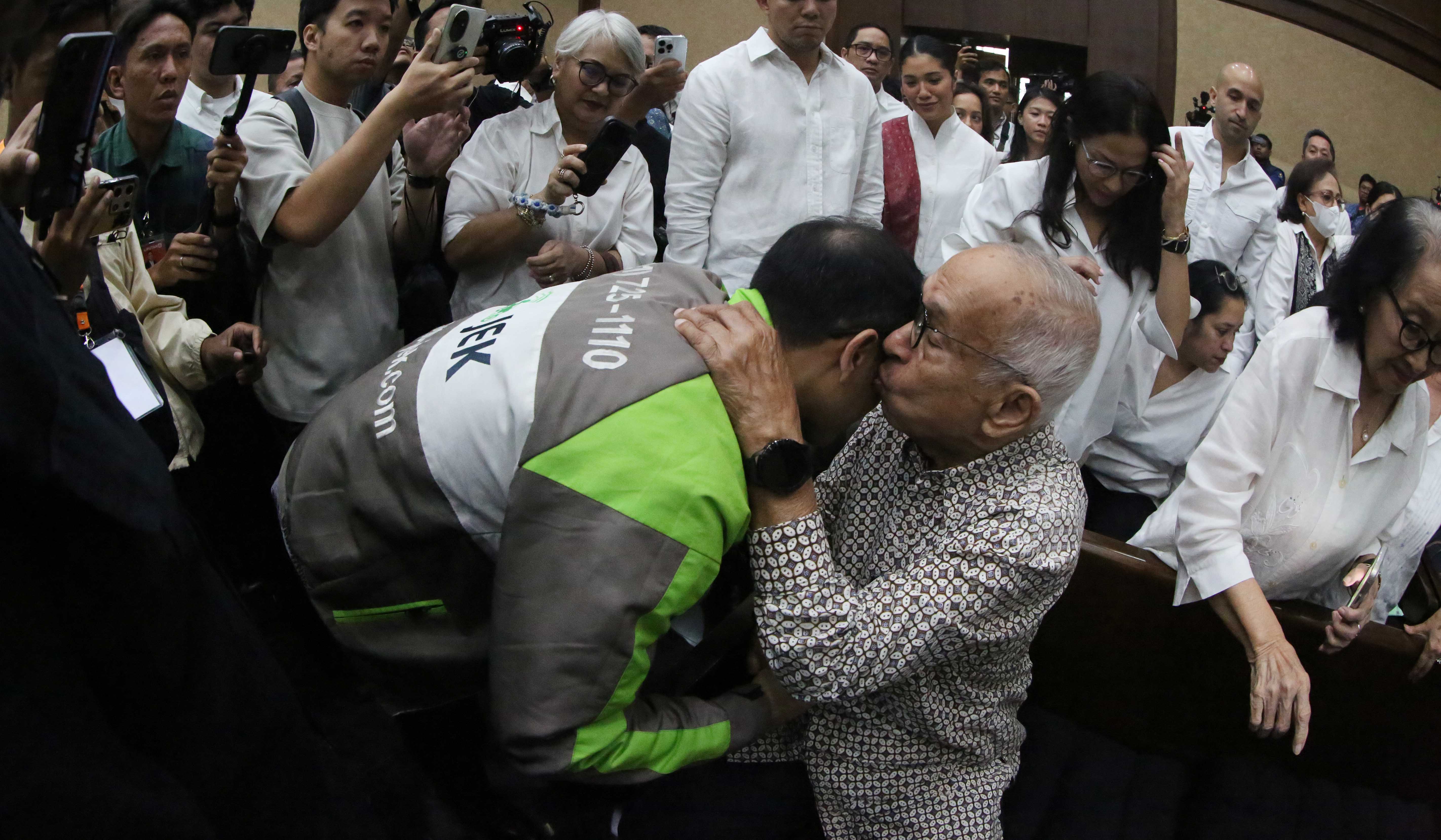 Nadiem saat menjalani sidang lanjutan dengan agenda pembacaan pledoi. (Agus Priatna/SinPo.id)