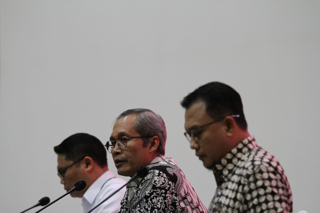 Mantan Kepala Bea Cukai Makassar Andhi Pramono resmi ditahan KPK usai menjadi tersangka terkait kasus gratifikasi dan pencucian uang (Ashar/SinPo.id)