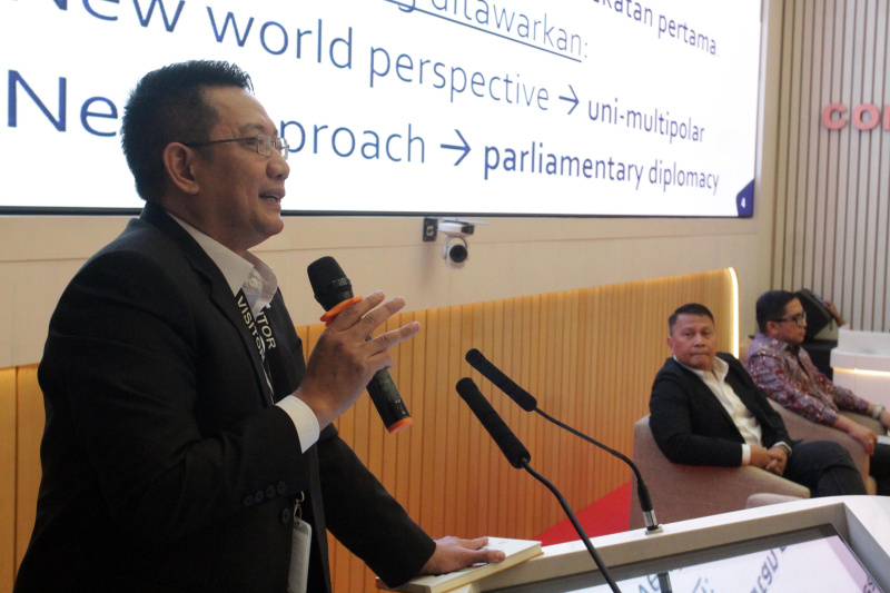 Ketua BKSAP DPR Mardani Ali Sera meluncurkan buku