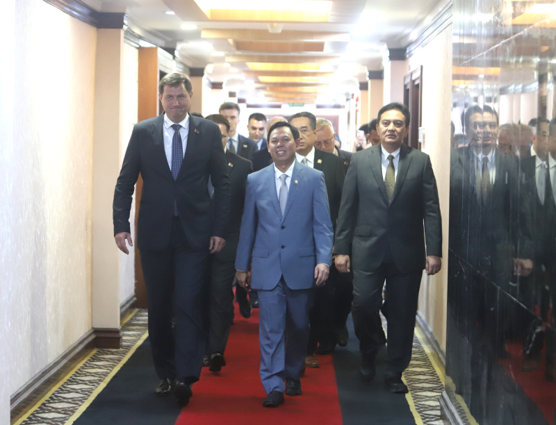 Ketua DPD RI Sultan Bachtiar Najamudin menerima Kunjungan Menlu Belarusia Maxim Ryzenkov membahas kerja sama Pertanian, Ketahanan Pangan dan Energi (Ashar/SinPo.id)