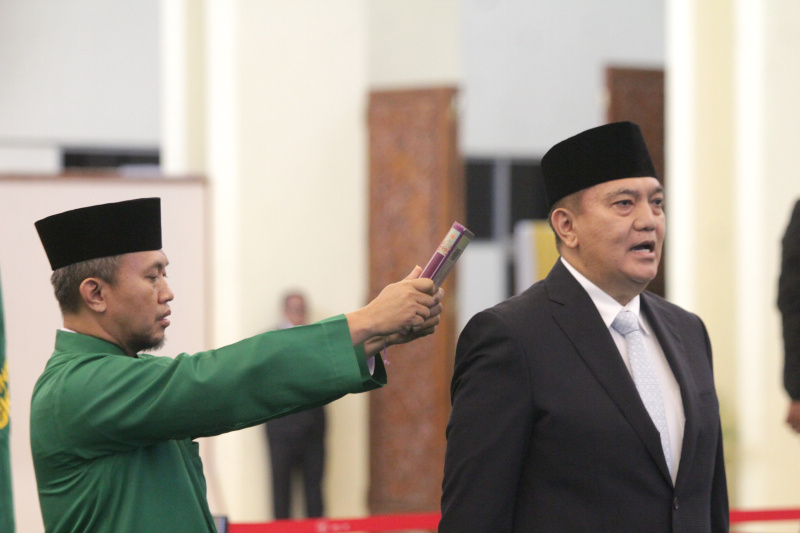 Ketua DPD Ri Sultan B Najamudin resmi melantik Sekjen DPD Irjen Pol Mohammad Iqbal  (Ashar/SinPo.id)