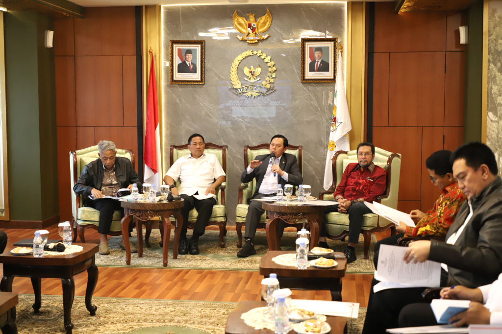 Ketua DPD RI Sultan Bachtiar Najamudin terima kunjungan Wamenhan dan Wamensos membahas RUU Kesejahteraan Sosial (Ashar/SinPo.id)