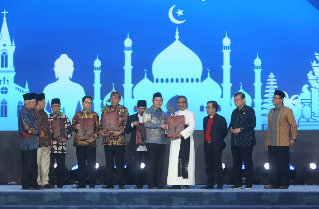 Ketua DPD RI Sultan Bachtiar Najamuddim menghadiri peringatan World Interfaith Harmony Week 2026 (Ashar/SinPo.id)
