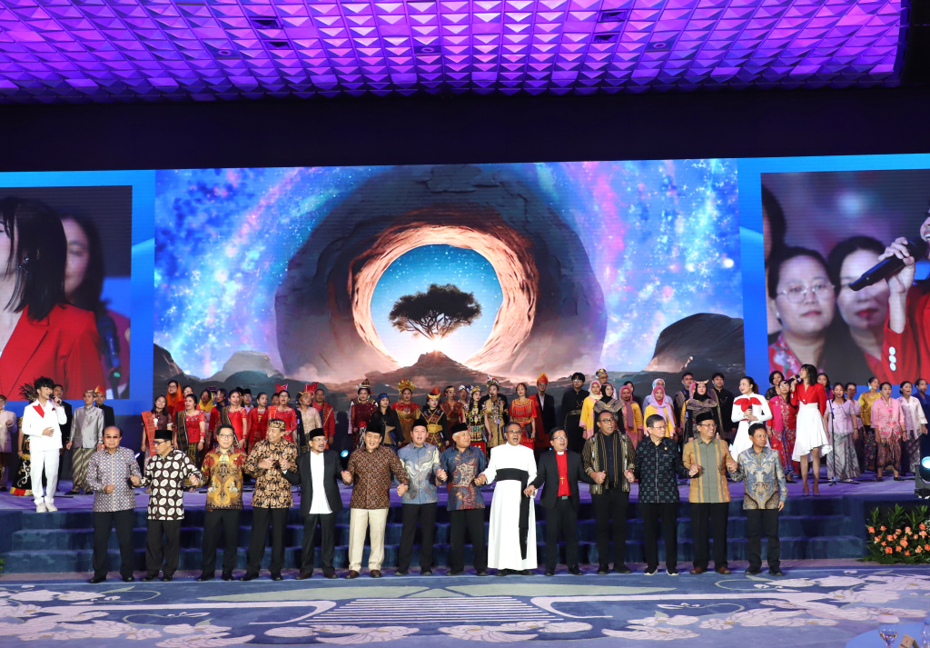 Ketua DPD RI Sultan Bachtiar Najamuddim menghadiri peringatan World Interfaith Harmony Week 2026 (Ashar/SinPo.id)