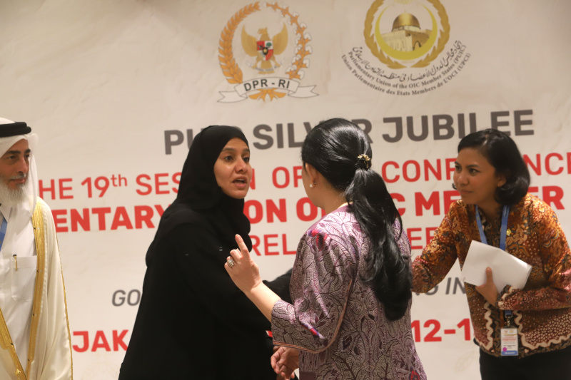 Ketua DPR Puan Maharani melakukan pertemuan bilateral dengan Wakil Ketua Parlemen Qatar Hamda Binti Hassan di sela-sela Konferensi ke-19 PUIC membahas kerja sama Pertahanan dan Pemberdayaan Perempuan (Ashar/SinPo.id)