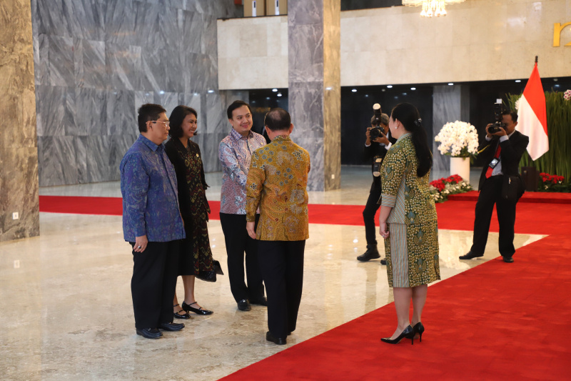 Ketua DPR RI Puan Maharani menerima kunjungan kehormatan Ketua Parlemen Singapura Seah Kian Peng di Gedung Parlemen (Ashar/SinPo.id)