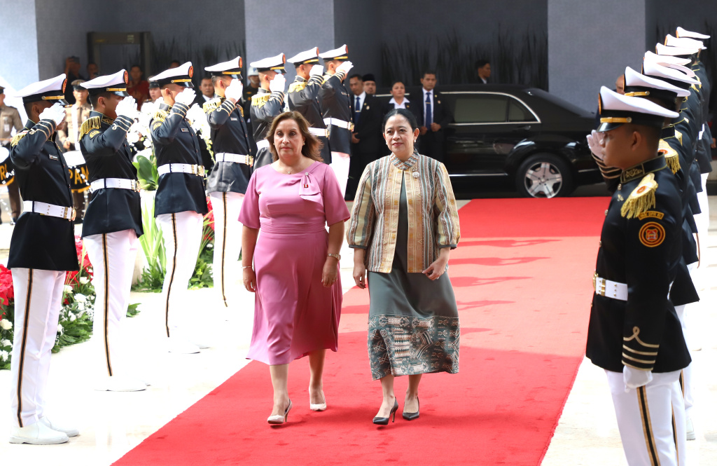 Ketua DPR RI Puan Maharani menerima kunjungan kenegaraan Presiden Republik Peru Dina Ercilia Boluarte Zegarra di Gedung Nusantara (Ashar/SinPo.id)