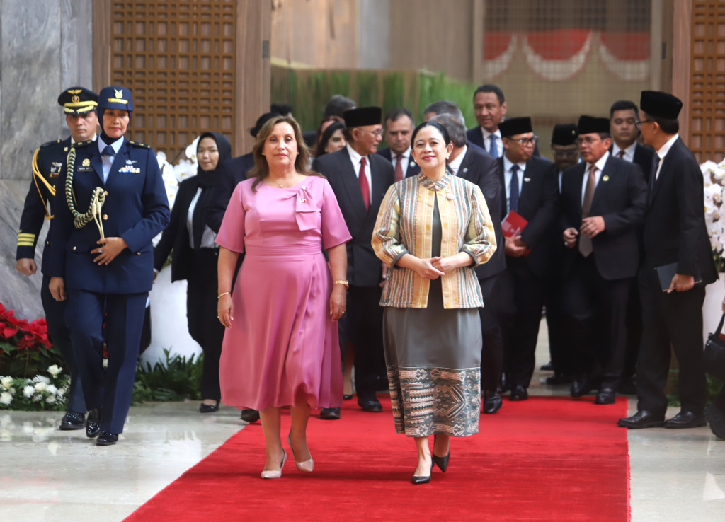 Ketua DPR RI Puan Maharani menerima kunjungan kenegaraan Presiden Republik Peru Dina Ercilia Boluarte Zegarra di Gedung Nusantara (Ashar/SinPo.id)