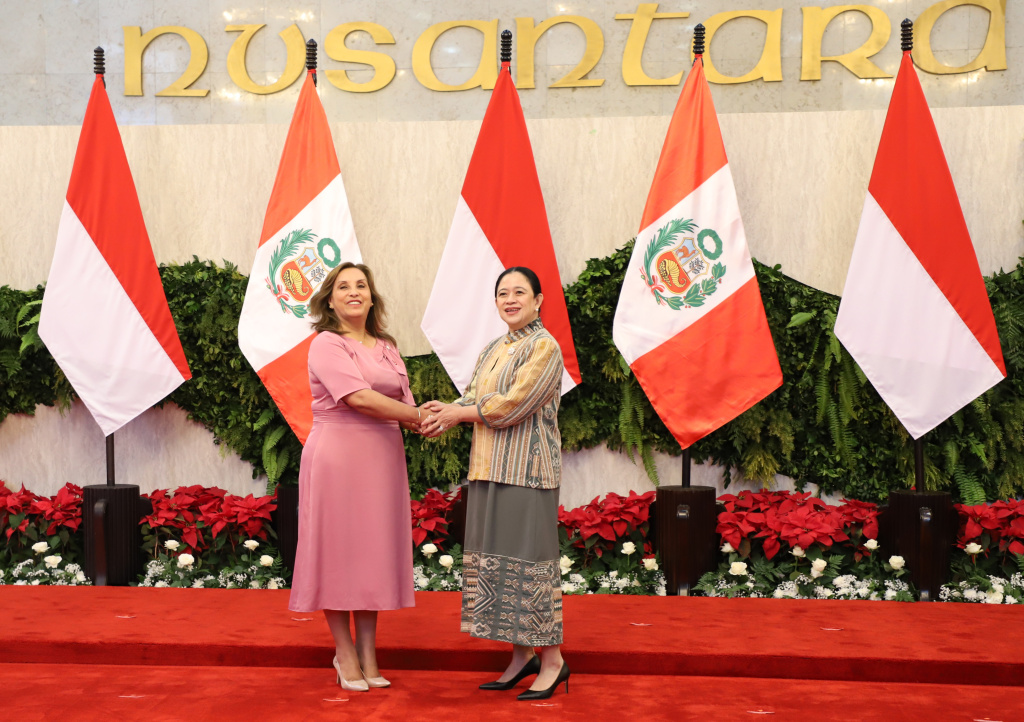 Ketua DPR RI Puan Maharani menerima kunjungan kenegaraan Presiden Republik Peru Dina Ercilia Boluarte Zegarra di Gedung Nusantara (Ashar/SinPo.id)