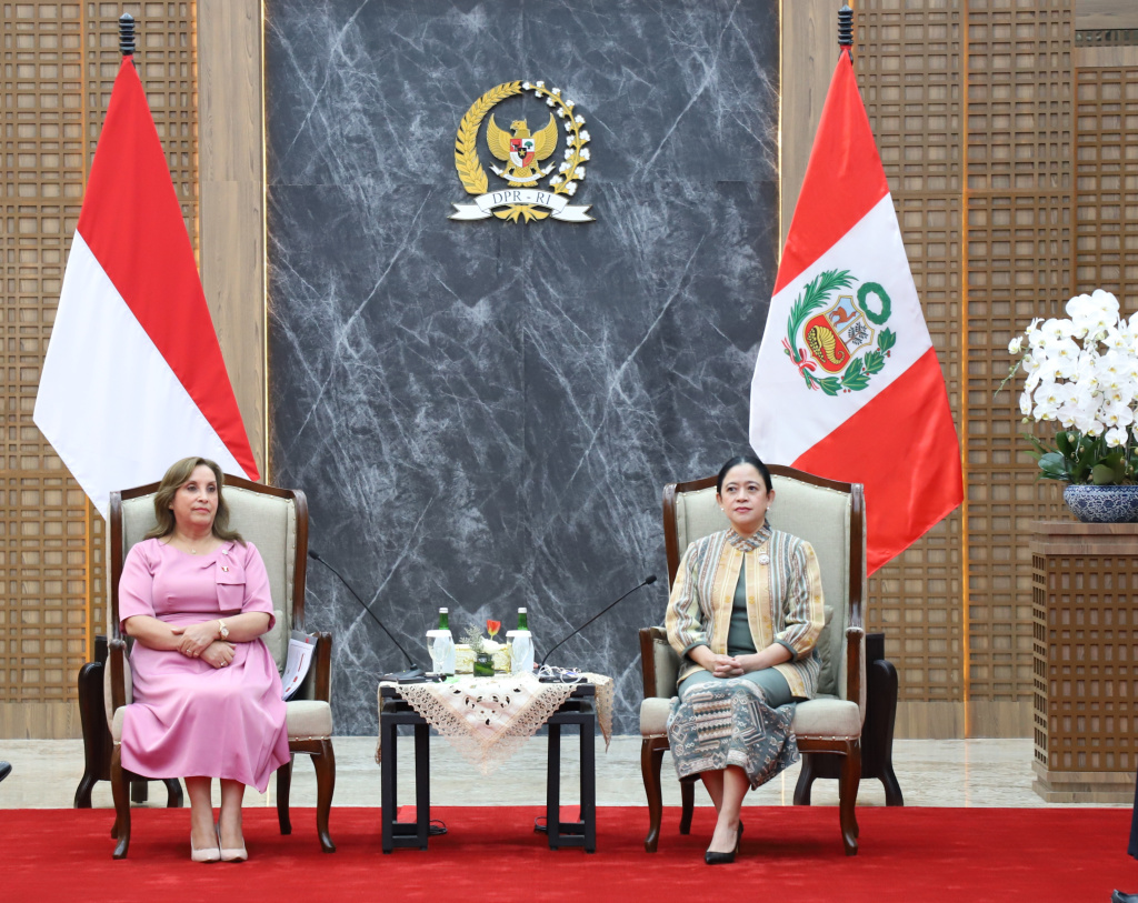 Ketua DPR RI Puan Maharani menerima kunjungan kenegaraan Presiden Republik Peru Dina Ercilia Boluarte Zegarra di Gedung Nusantara (Ashar/SinPo.id)