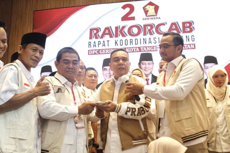 Ketua Harian DPP Gerindra Prof Sufmi Dasco menghadiri acara Rakorcab DPC Gerindra Tanggerang Selatan (Ashar/SinPo.id)