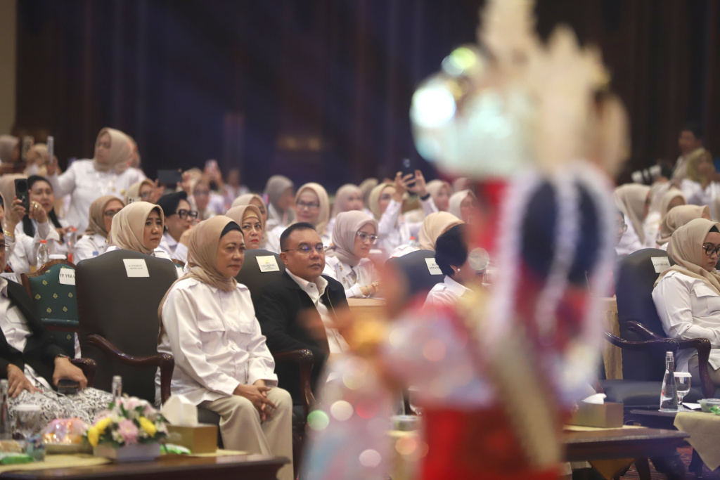 Wakil Ketua DPR RI sekaligus juga Ketua Harian DPP Gerindra Prof Sufmi Dasco Ahmad resmi membuka munas PIRA (Ashar/SinPo.id)