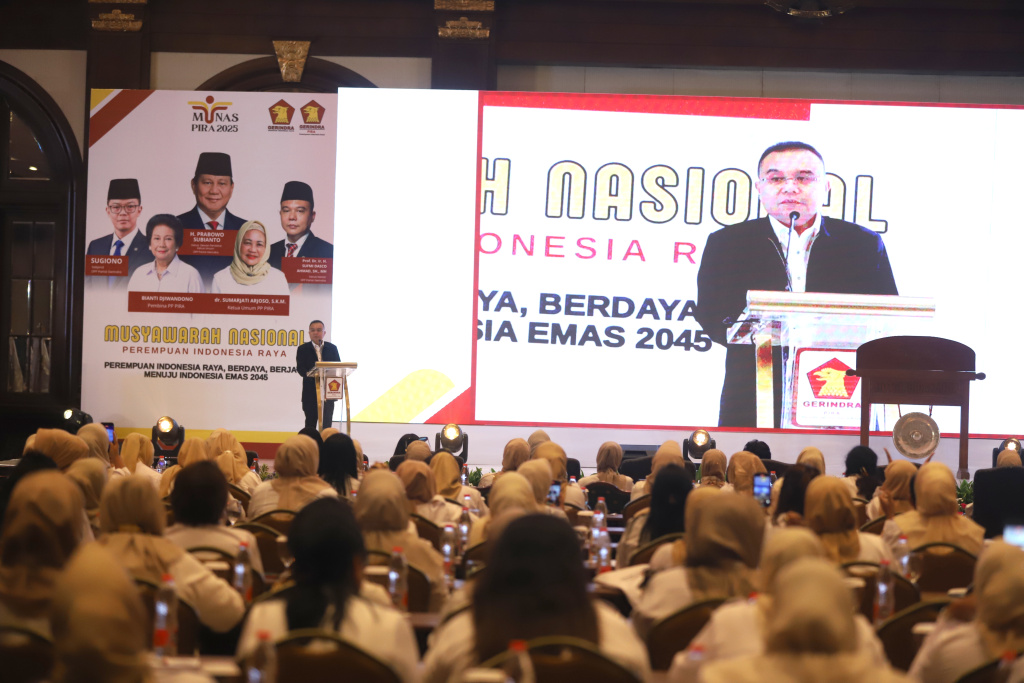 Wakil Ketua DPR RI sekaligus juga Ketua Harian DPP Gerindra Prof Sufmi Dasco Ahmad resmi membuka munas PIRA (Ashar/SinPo.id)