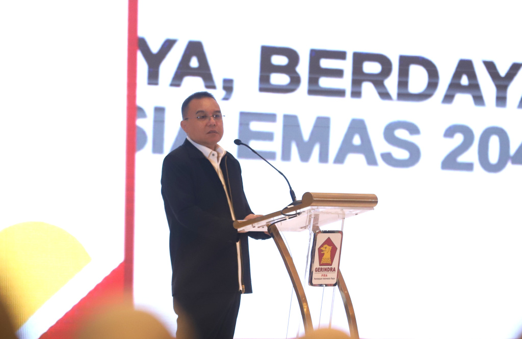 Wakil Ketua DPR RI sekaligus juga Ketua Harian DPP Gerindra Prof Sufmi Dasco Ahmad resmi membuka munas PIRA (Ashar/SinPo.id)