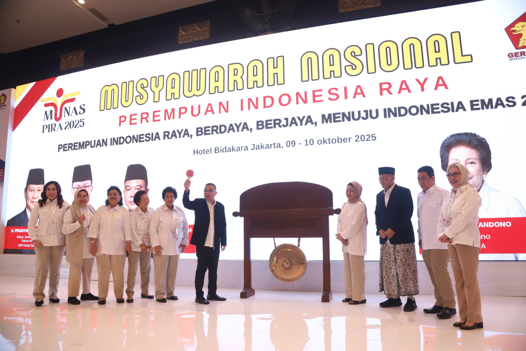 Wakil Ketua DPR RI sekaligus juga Ketua Harian DPP Gerindra Prof Sufmi Dasco Ahmad resmi membuka munas PIRA (Ashar/SinPo.id)