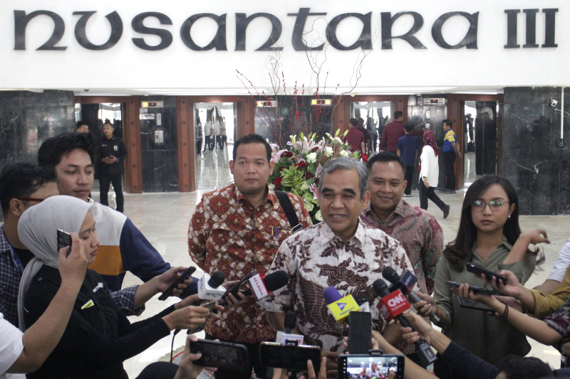 Ketua MPR RI Ahmad Muzani meminta kajian kebijakan komprehensif untuk para Menteri Kabinet Merah Putih membantu pemerintahan Presiden Prabowo Subianto (Ashar/SinPo.id)