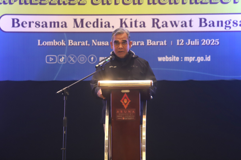 Ketua MPR RI Ahmad Muzani menggelar ramah tamah bersama para media Koordinatoriat Wartawan Parlemen di Lombok (Ashar/SinPo.id)