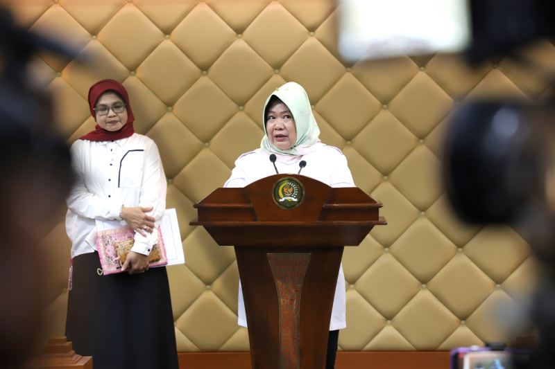 Sekjen MPR Siti Fauziah memberikan keterangan pers menyampaikan bahwa dalam Rapim tersebut membahas persiapan pelaksanaan pidato Presiden dalam sidang tahunan (Ashar/SinPo.id)