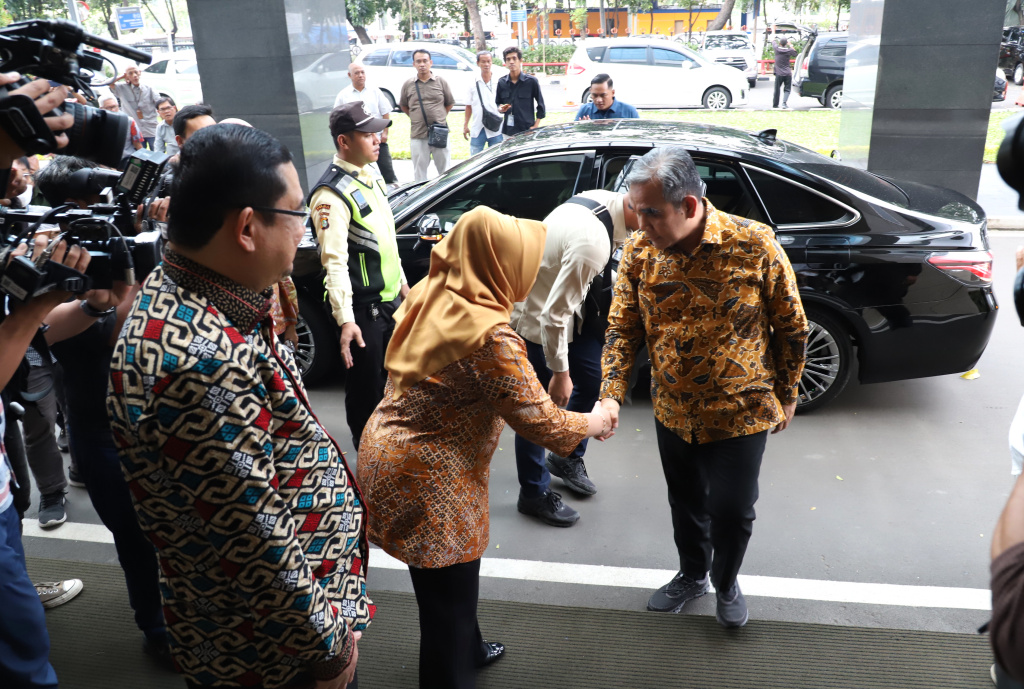 Ketua MPR RI Ahmad Muzani Sambangi BPK RI bersilaturahmi dan membahas isu strategis terkait pengelolaan keuangan negara (Ashar/SinPo.id)