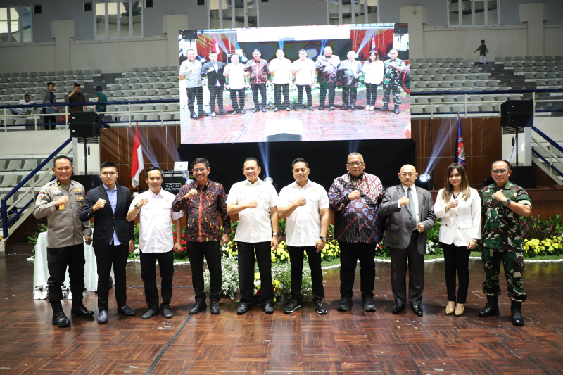 Ketua MPR RI Bambang Soesatyo Buka Turnamen Robotik Indonesia Piala Ketua MPR RI di Gor Pedepokan Pencak Silat TMII (Ashar/SinPo.id)