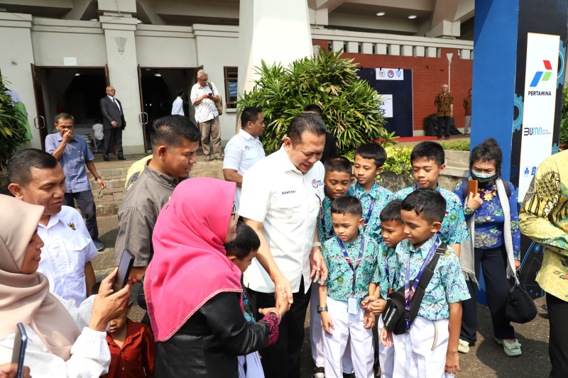 Ketua MPR RI Bambang Soesatyo Buka Turnamen Robotik Indonesia Piala Ketua MPR RI di Gor Pedepokan Pencak Silat TMII (Ashar/SinPo.id)