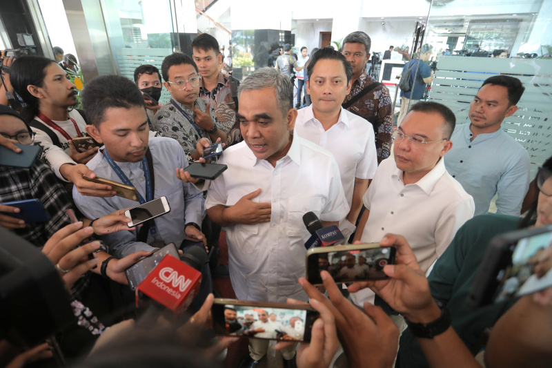 Tim gugus tugas sinkronisasi Prabowo-Gibran bertemu dengan Menkeu Sri Mulyani (Ashar/SinPo.id)