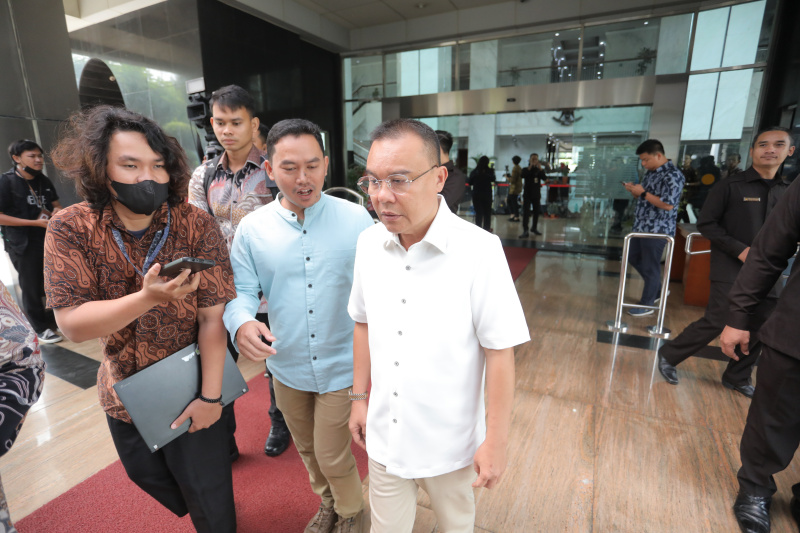 Tim gugus tugas sinkronisasi Prabowo-Gibran bertemu dengan Menkeu Sri Mulyani (Ashar/SinPo.id)